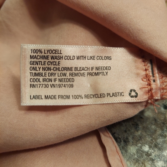 Universal Thread Pink Buttondown - Picture 6 of 6